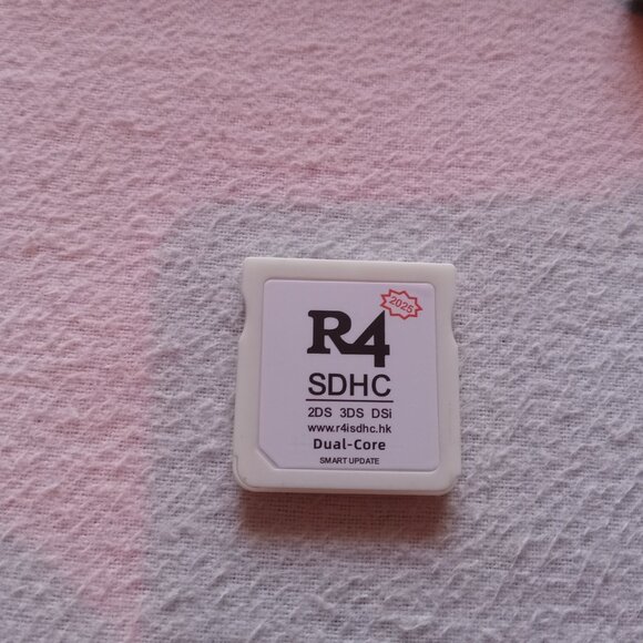 Pink Nintendo DS Lite System With Box - Picture 4 of 5